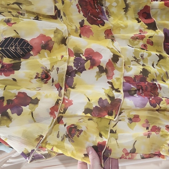 Apt 9 yellow floral top with elegant cascading top in size XL - Picture 3 of 7